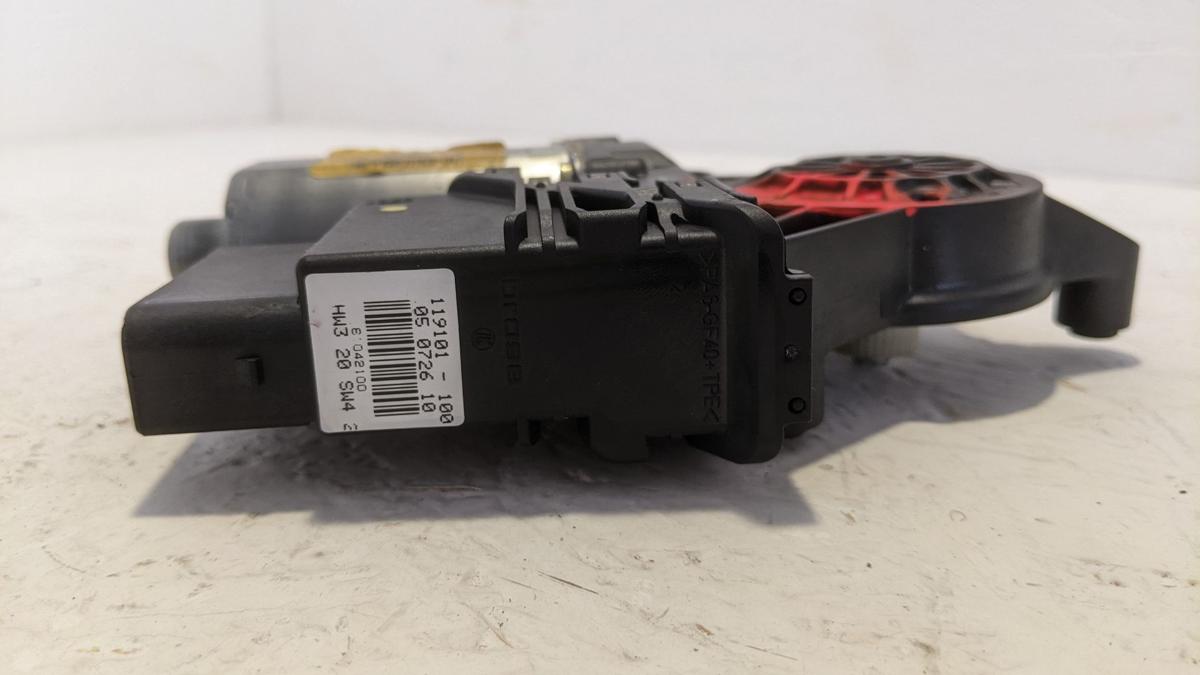 VW Passat 3B Fensterhebermotor Motor Fensterheber hinten links BROSE