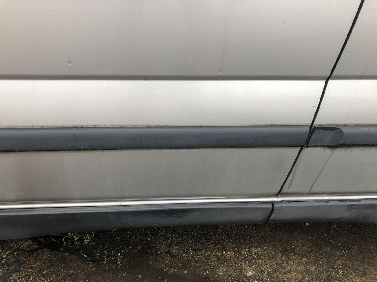 Suzuki Ignis Typ MH T&uuml;r vorne links Fahrert&uuml;r Autot&uuml;r Rohbau C08 Platinsilbermet