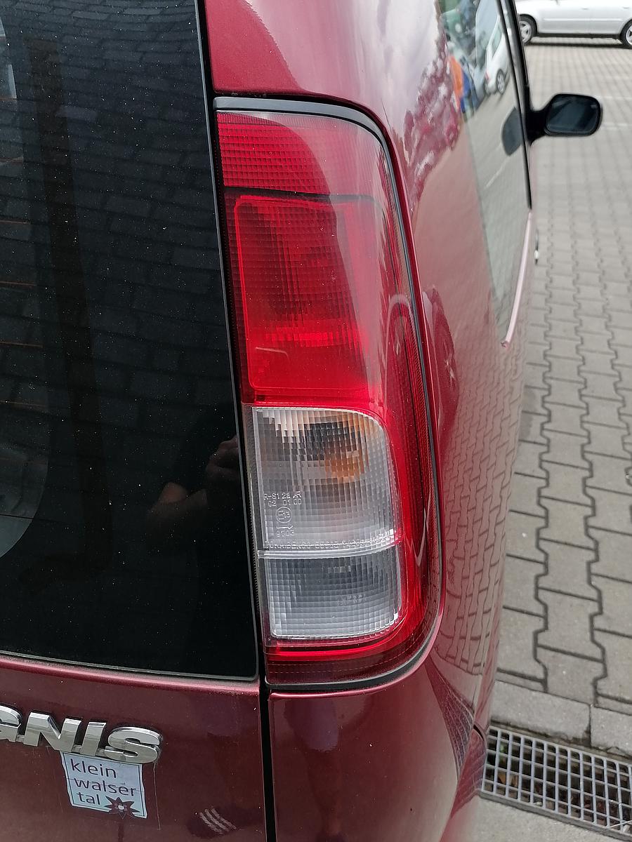 Suzuki Ignis Rücklicht Heckleuchte Rückleuchte rechts rot weiss 3-Türer BJ00-03