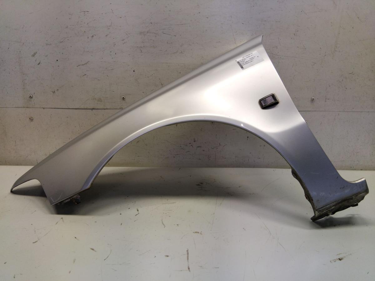 Volvo V40 S40 Facelift original Kotfl&uuml;gel vorn links silber Pure Silver Bj.2002