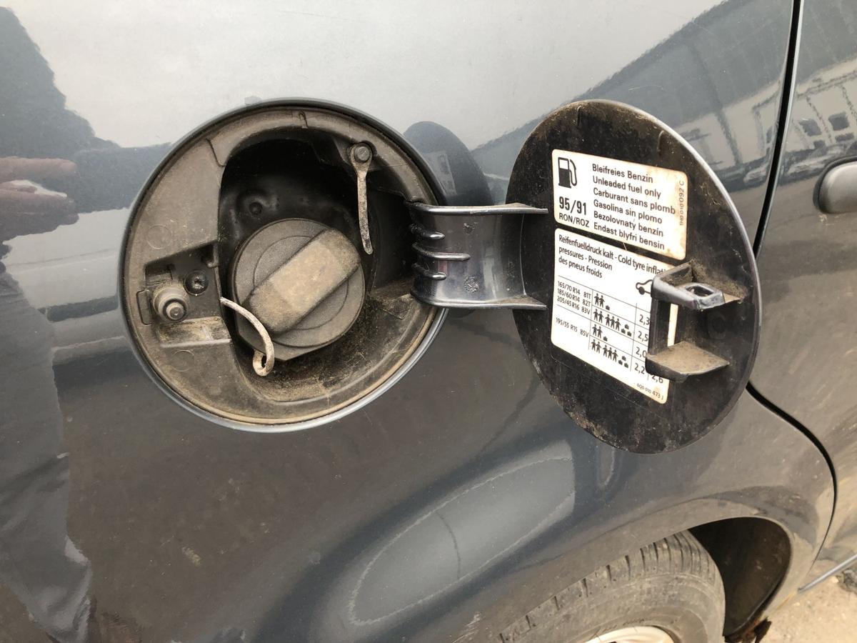 VW Polo 9N3 Tankklappe Tankdeckel Tankverschluss LC7V grau