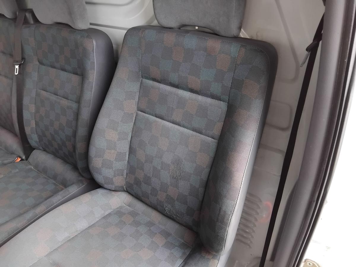 Mercedes Vito 638 Kastenwagen Sitz vorn links Fahrersitz BJ2003 Stoff