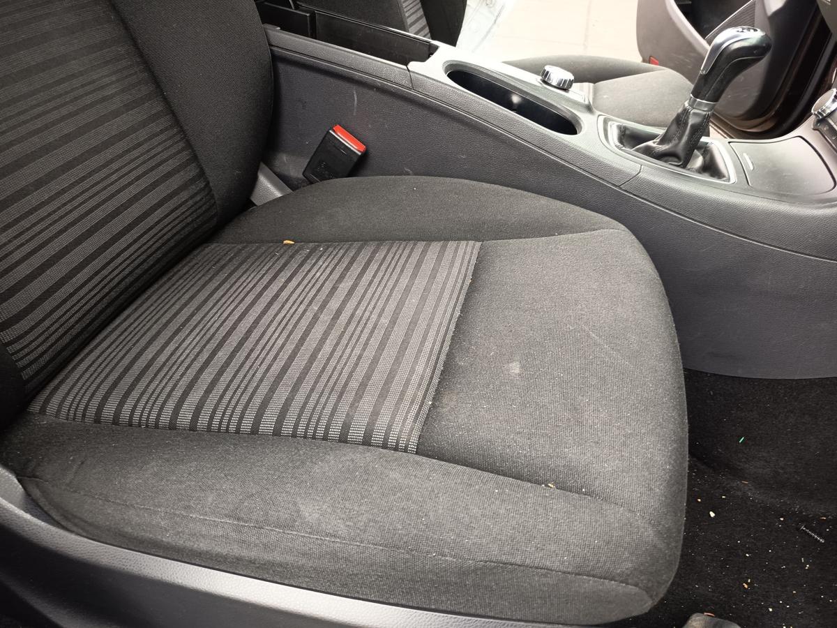 Mercedes W246 original Sitz vorn rechts Beifahrer Stoff schwarz/anthrazit Bj2014