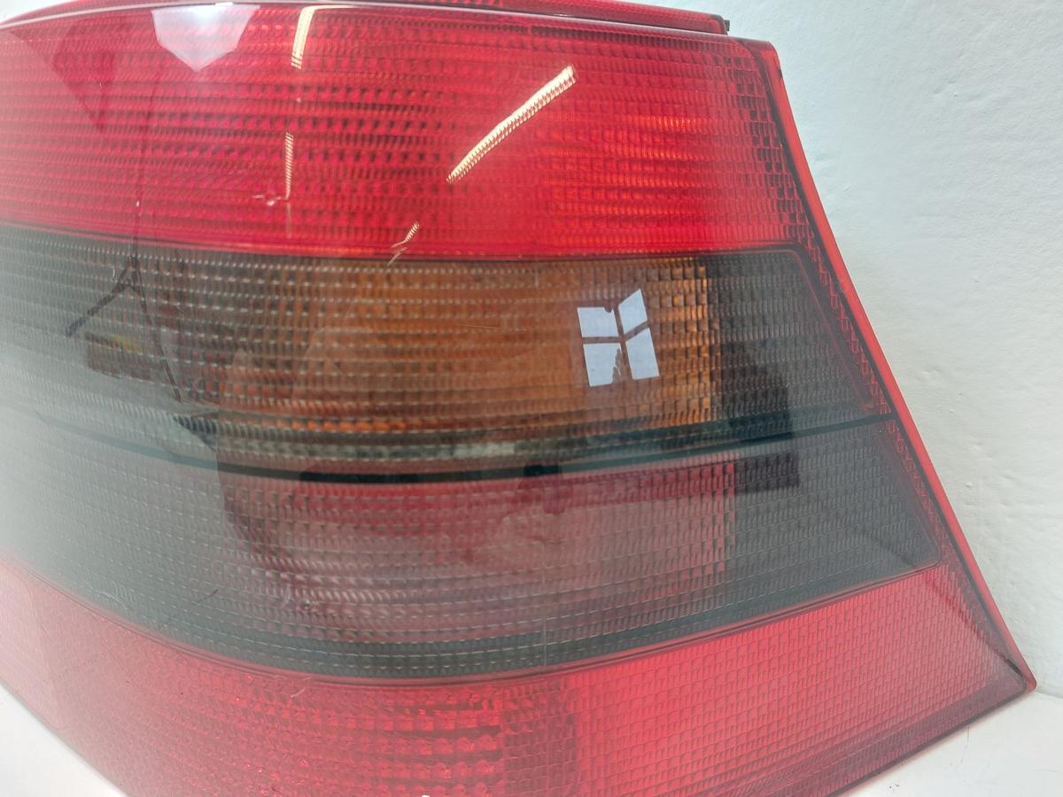 VW Golf 4 IV 1J Rückleuchte rechts Heckleuchte rot schwarz getönt Rücklicht