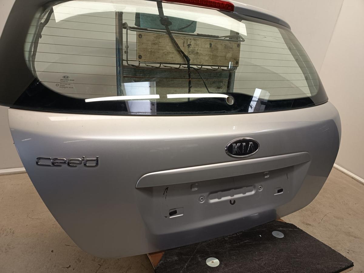 Kia cee&acute;d ED original Heckklappe mit Scheibe (Roh) 9S Kirunasilber Bj 2009