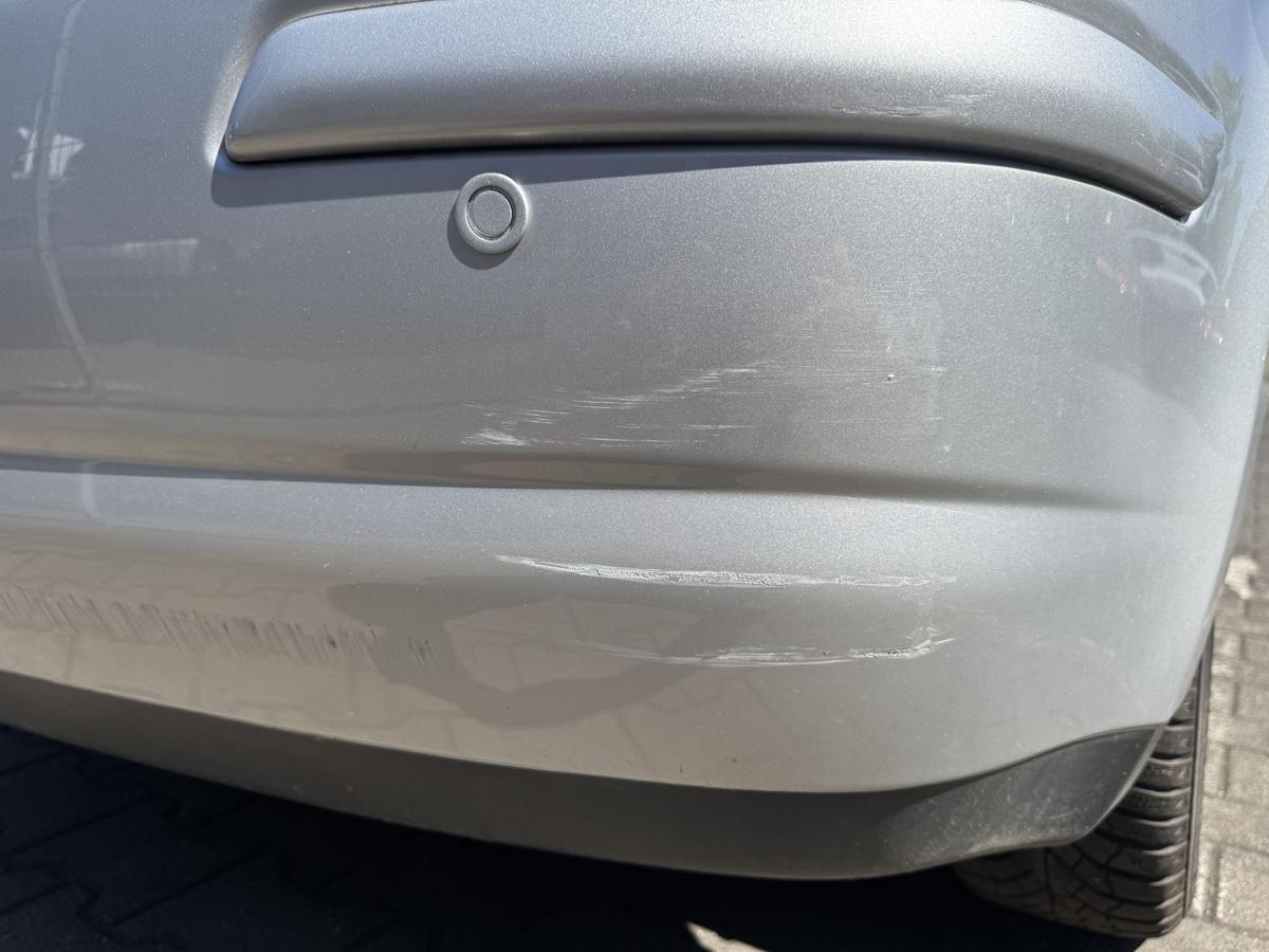 Nissan Tiida original Sto&szlig;stange Stossf&auml;nger hinten K23 Brilliant Silver Metallic Bj.2009