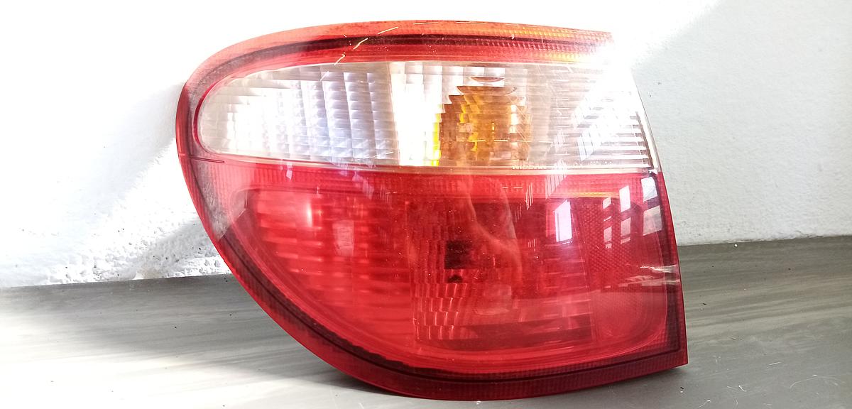 Nissan Almera N16 Bj.01 Limo Rückleuchte Schlussleuchte hinten links außen bis02