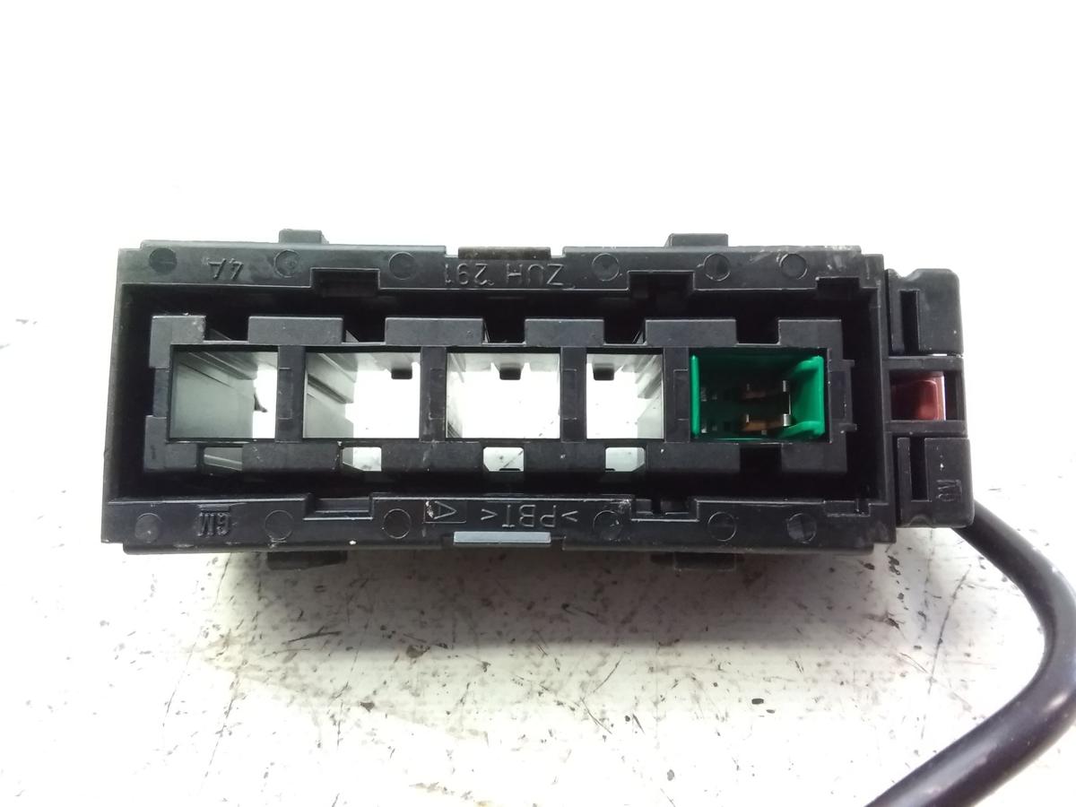 Opel Corsa D original Gurtschloss mit Gurtstraffer vorn rechts BJ2006