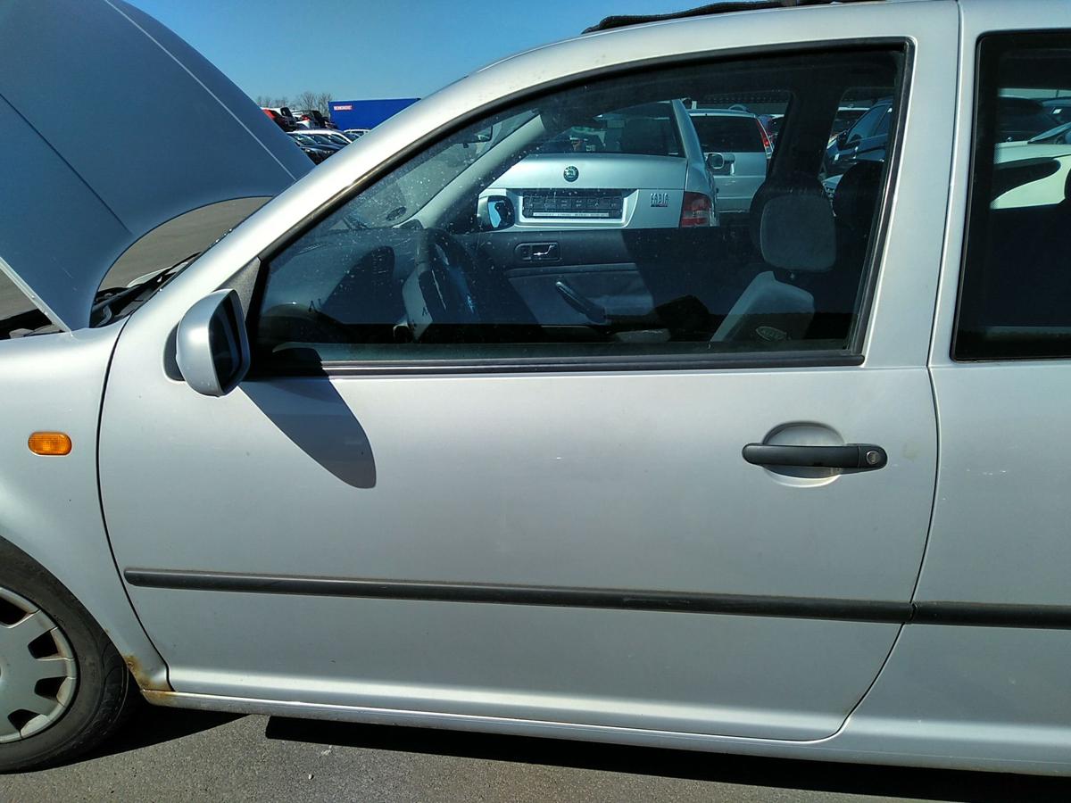 VW Golf 4 T&uuml;r vorn links Fahrert&uuml;r 3-t&uuml;rig satinsilbermetallic LB7Z Bj.1998
