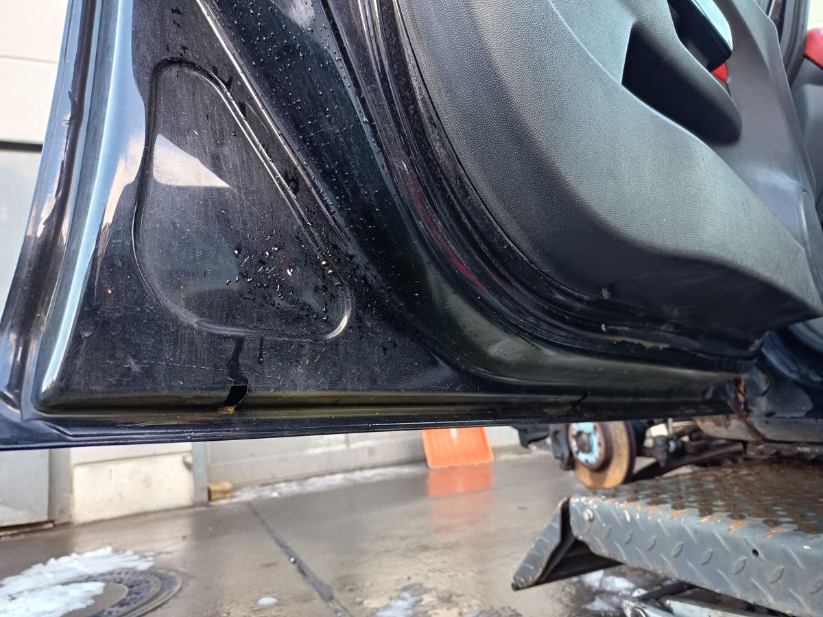 Opel Corsa D original T&uuml;r vorn links Fahrer Z20R Saphirschwarz Bj 2009