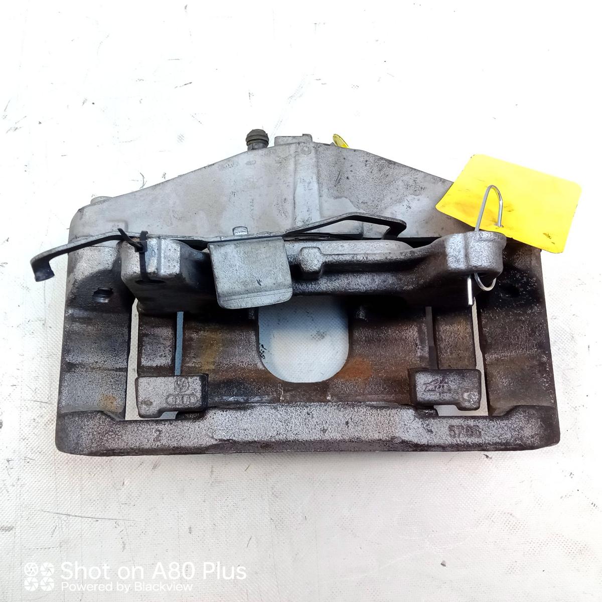 Audi A3 8P Quattro original Bremssattel Vorderachse links 345x30mm Bj.2004