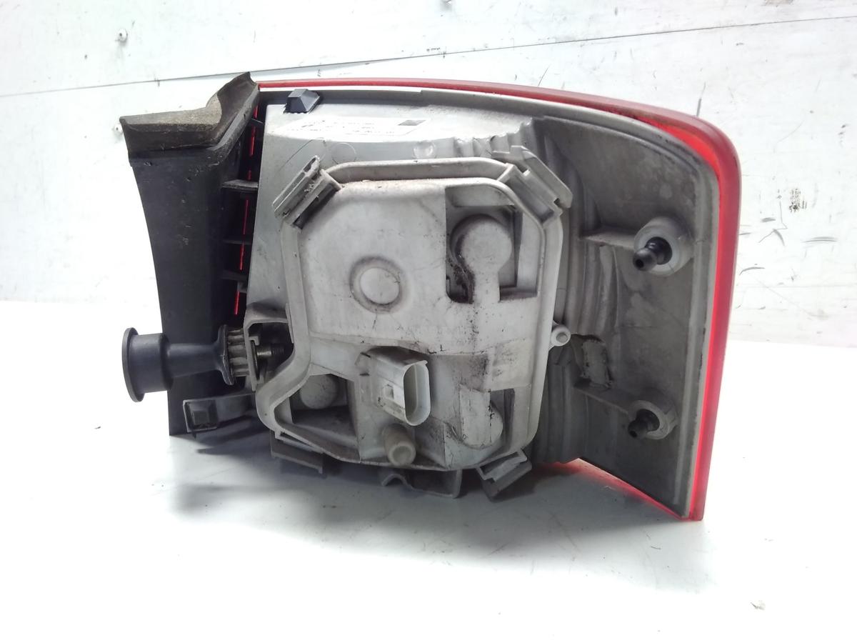 Audi A4 8E B7 Avant Kombi original Rückleuchte Heckleuchte links Bj.2006