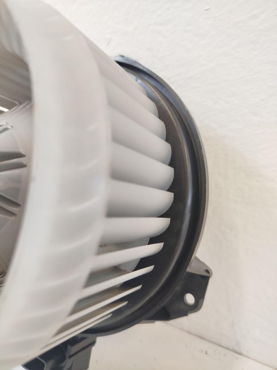 Toyota Yaris XP13 Gebl&auml;semotor Innenraumgebl&auml;semotor Heizungsgebl&auml;se