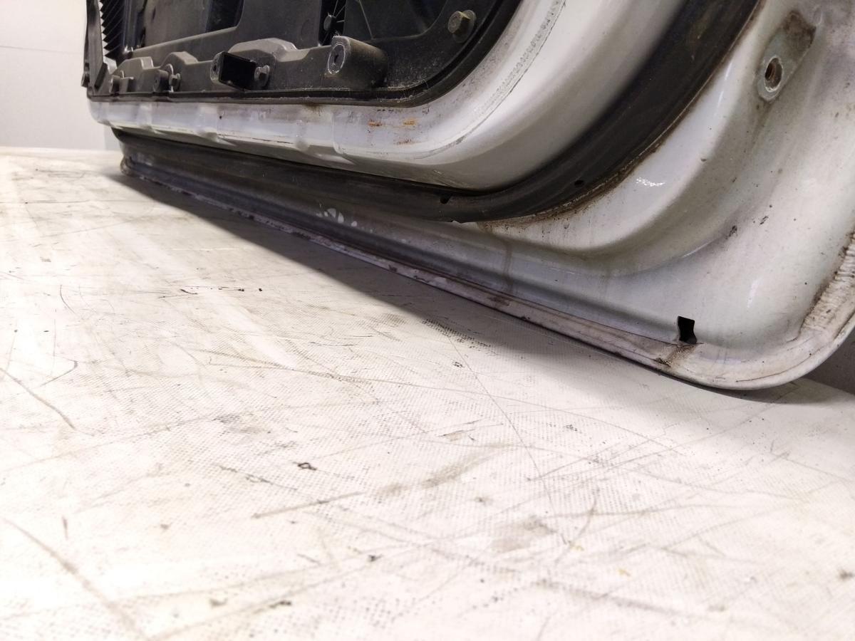 Ford Fiesta JA8 original T&uuml;r vorn links H9 Frost Wei&szlig; 3t&uuml;rig BJ2010