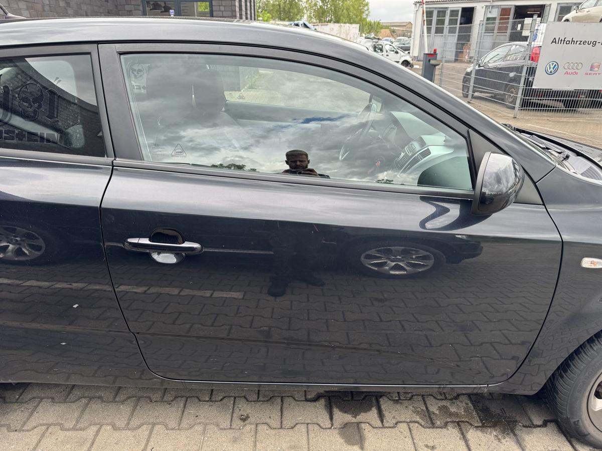Kia Pro Ceed original T&uuml;r vorn rechts 1K Black Pearl Rohbau Bj.2010