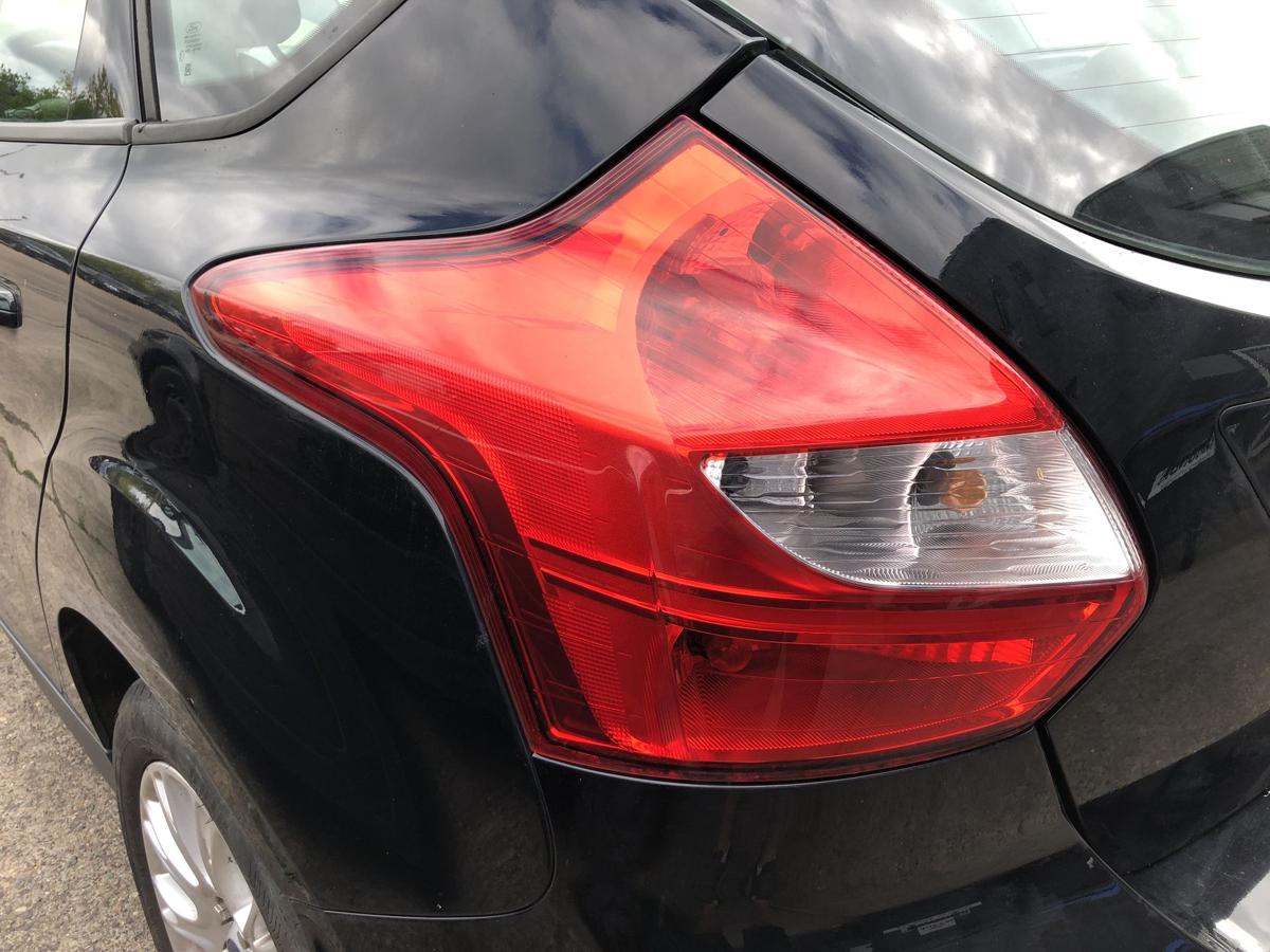 Ford Focus DYB Rückleuchte links Rücklicht Heckleuchte vom 5 türer Schlusslicht