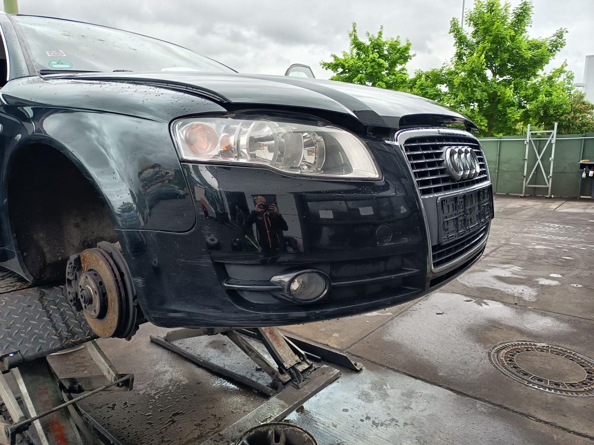 Audi A4 8E B7 original Stoßstange Fänger vorn mit Grill Z9Y Phantomschwarz Bj 07