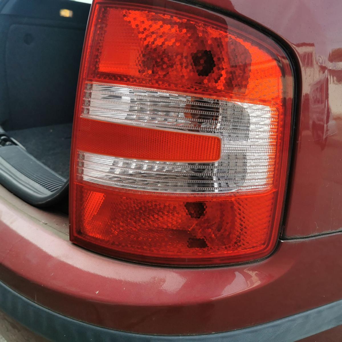 Skoda Fabia Kombi 6Y Rückleuchte Schlussleuchte Rücklicht Lampe hinten rechts