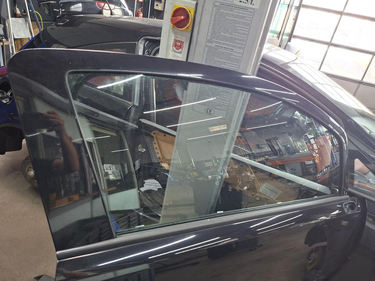 Opel Corsa D orig Tür rechts Beifahrerseite 3trg 2HU Saphirschwarz Metallic Bj07