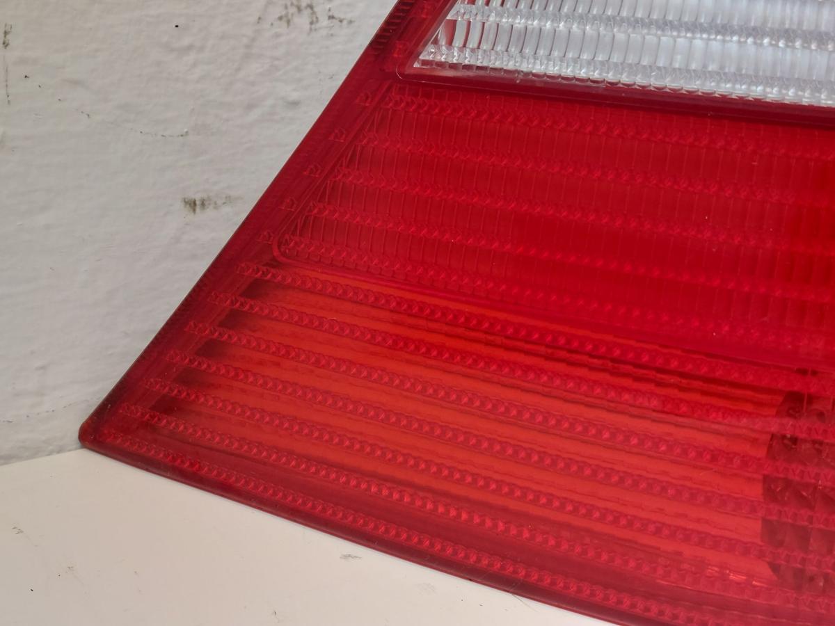 VW Golf 4 1J R&uuml;ckleuchte links R&uuml;cklicht Heckleuchte 3 oder 5 t&uuml;rer rot weiss