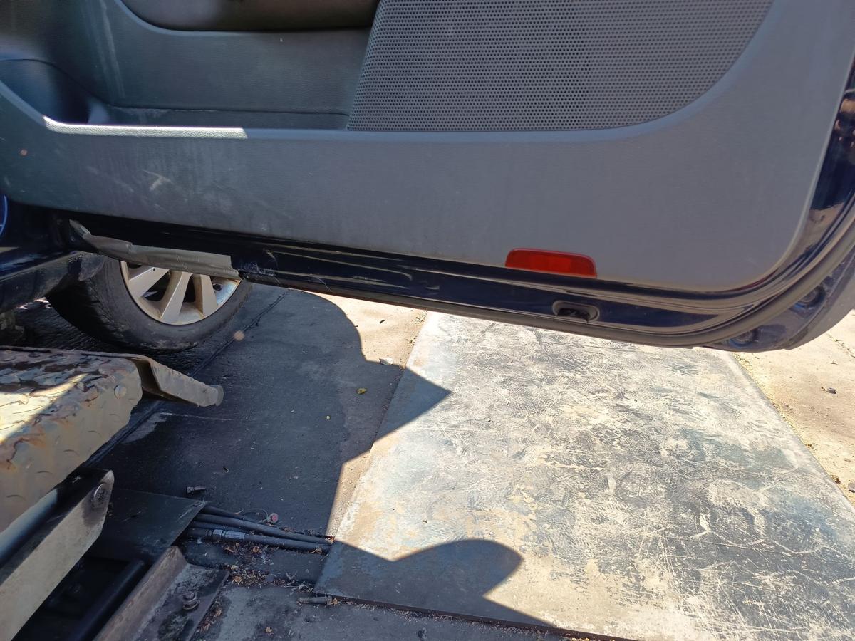 VW Golf V 3t&uuml;rer original Beifahrert&uuml;r rechts Roh A5G Perlblau Bj 2003
