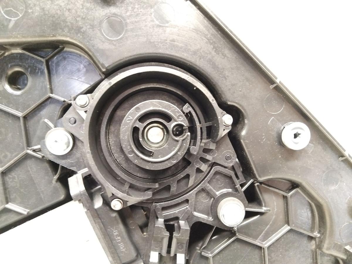 Audi A8 4H orig Stellmotor Softclose Zuziehhilfe hinten links 4F0837059 BJ2015