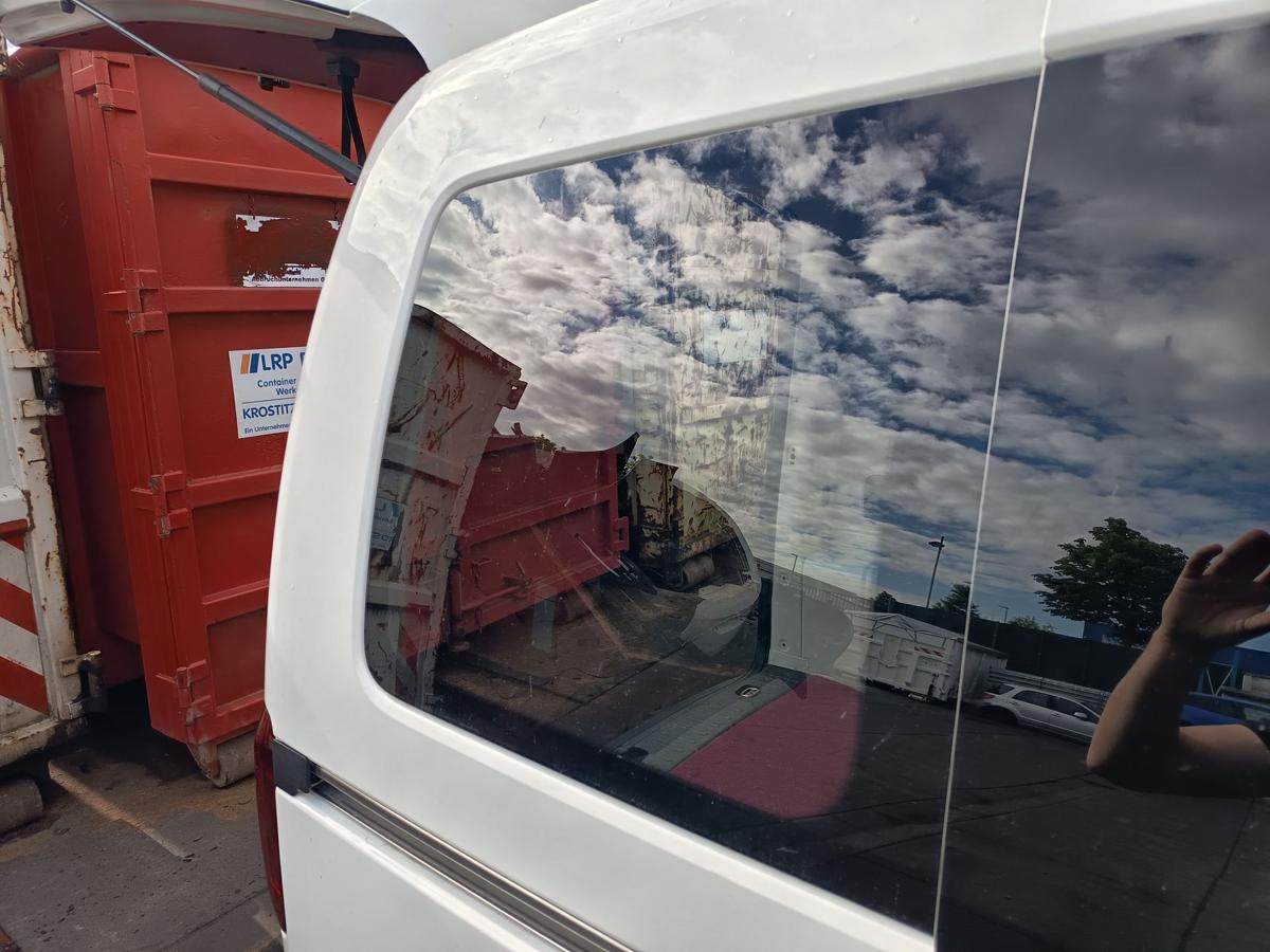 VW Caddy IV SA original Seitenscheibe hinten rechts get&ouml;nt Reihe 3 Bj 2016
