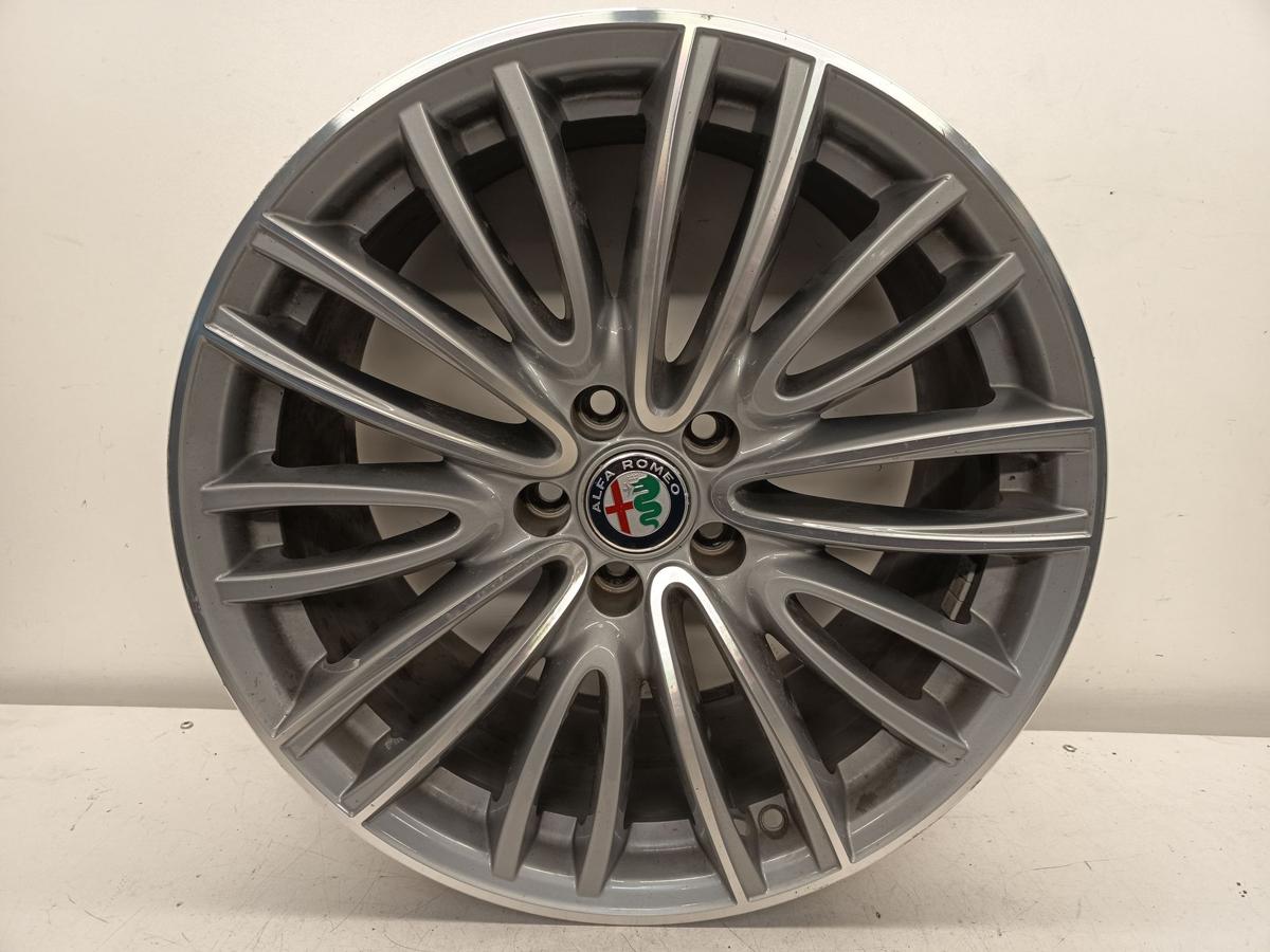 Alfa Romeo Giulia original Alu Einzelfelge 156119156 9x18 ET34 Bj 2018