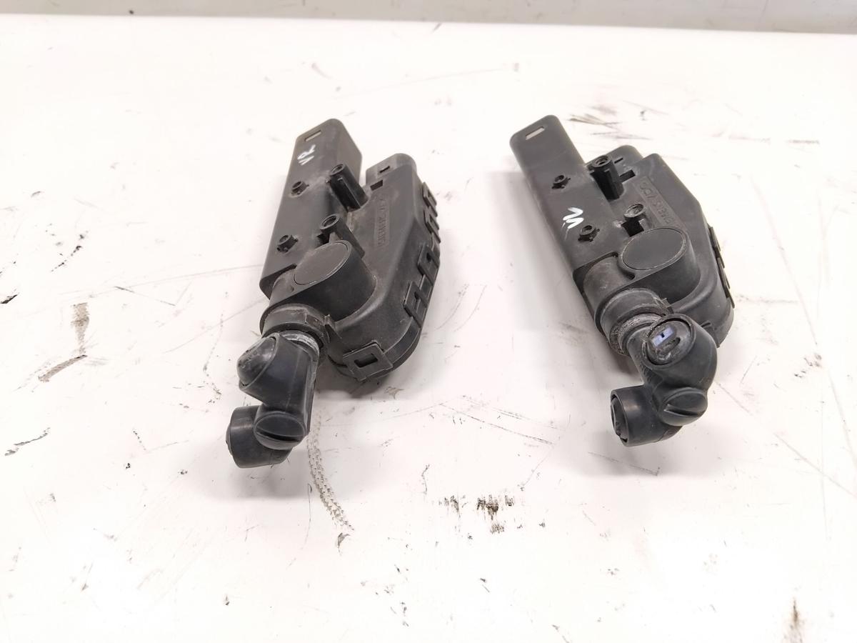 VW Phaeton GP1 orig Satz Hubzylinder mit D&uuml;sen Scheinwerferreinigungsanlage BJ07