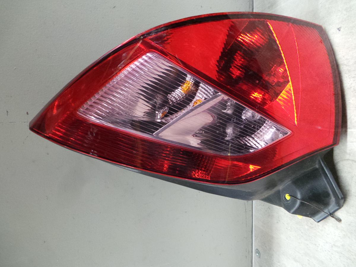 Renault Megane 2 II 02-06 Rücklicht links Rückleuchte Heckleuchte 5-türer 89026005