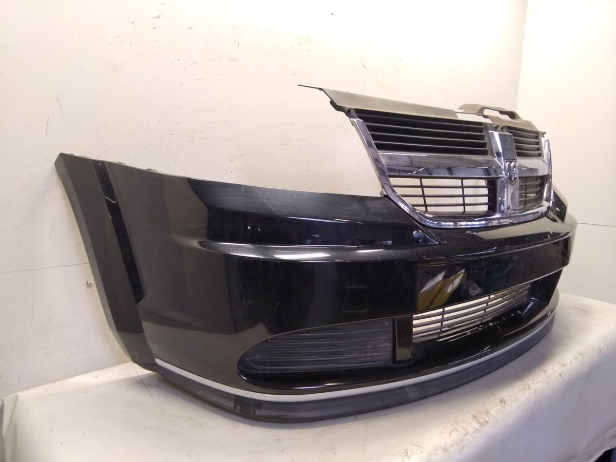Dodge Journey 1 original Stossfänger Stoßstange vorn schwarzmet. BJ2010