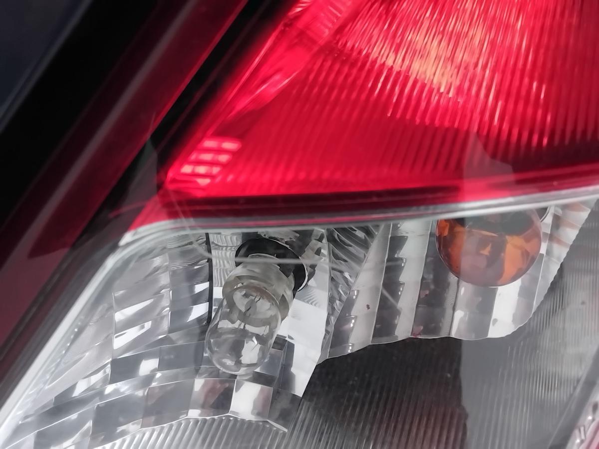 Opel Corsa D 5-t&uuml;rig orginal R&uuml;ckleuchte Schlussleuchte rechts BJ2014 Facelift