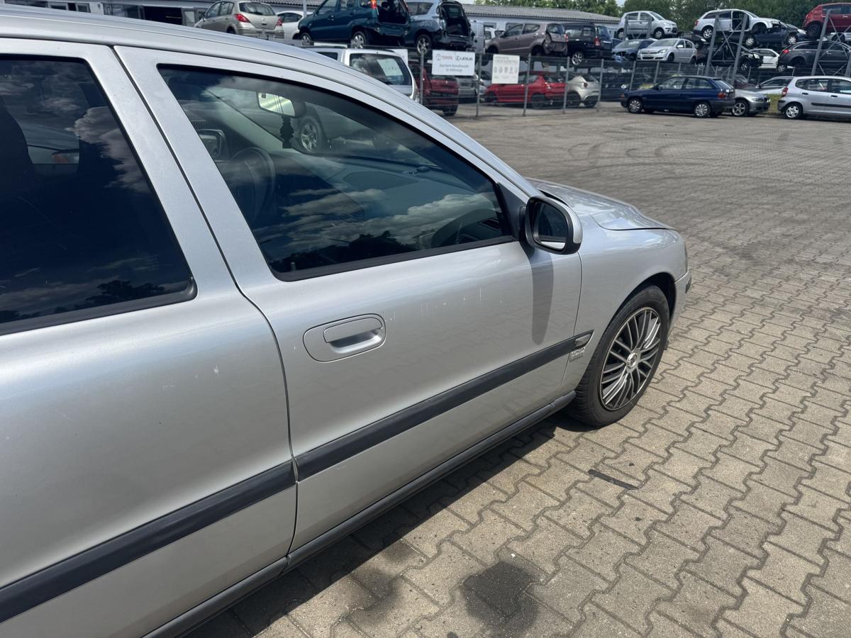 Volvo S60 original T&uuml;r vorn rechts 426 silbermetallic Rohbau Bj.2002