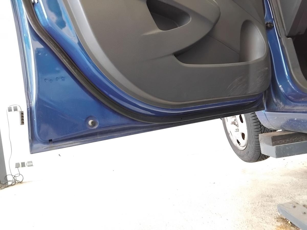 Chevrolet Spark M300 Tür vorn links Fahrertür blau BJ2012