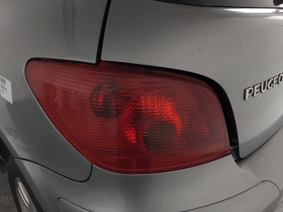 Peugeot 307 original R&uuml;ckleuchte Schlussleuchte links Flie&szlig;heck BJ2004