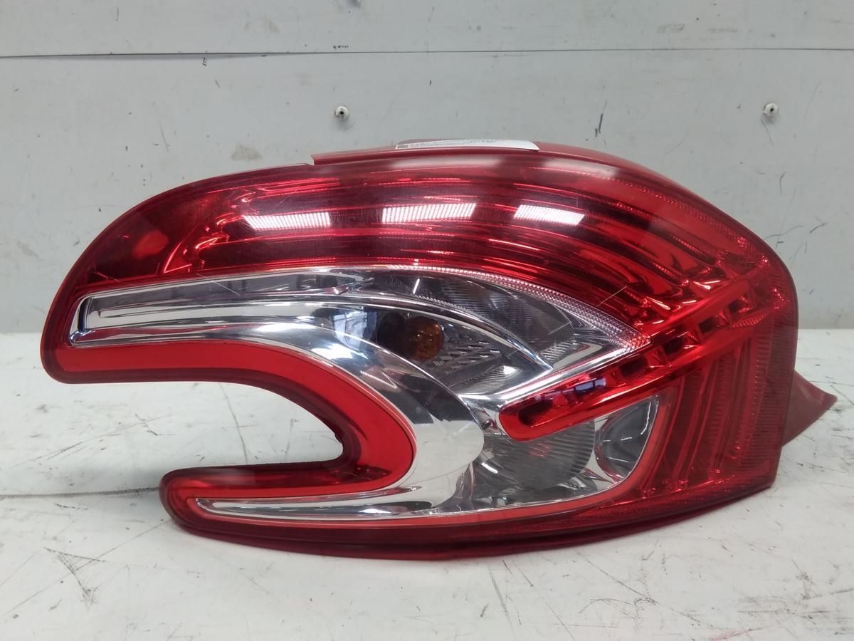 Peugeot 208 original Rückleuchte Heckleuchte links LED Bj.2014