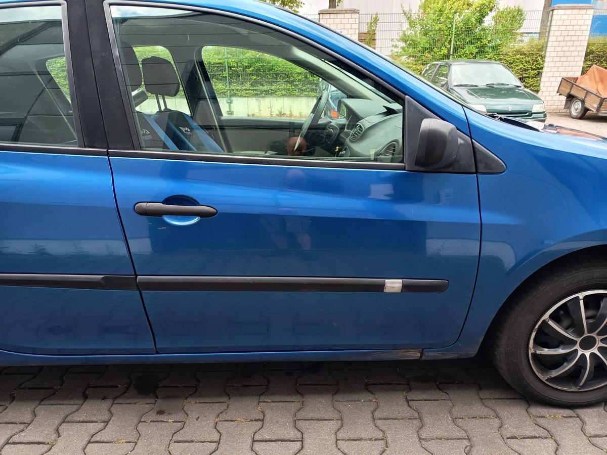 Renault Clio III orig Tür vorn rechts 5türer TEI45 Blau met Bj 2006