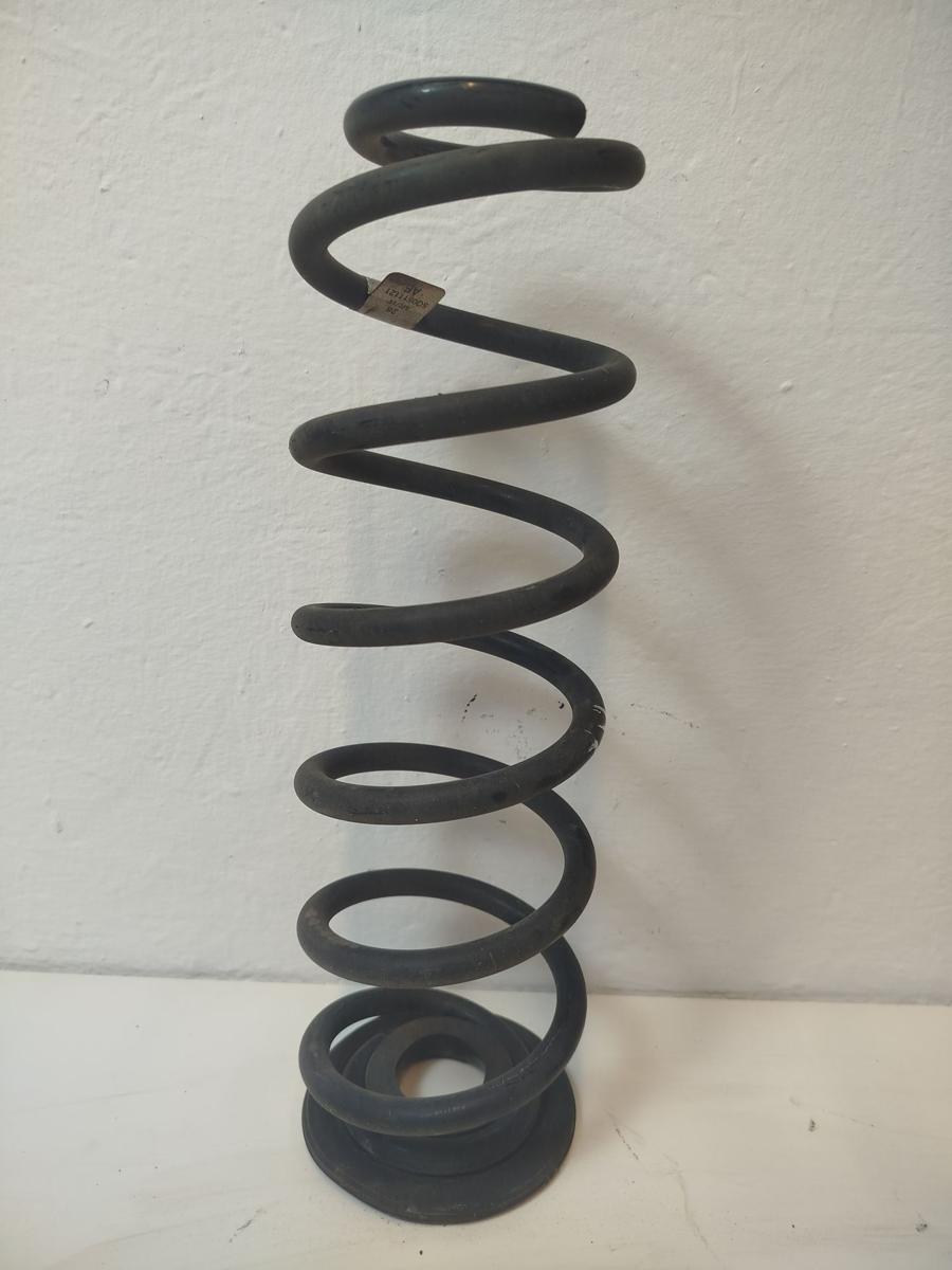 VW Golf Sportsvan AUV ab17 Satz Hinterachsfedern Federn hinten Schraubenfedern