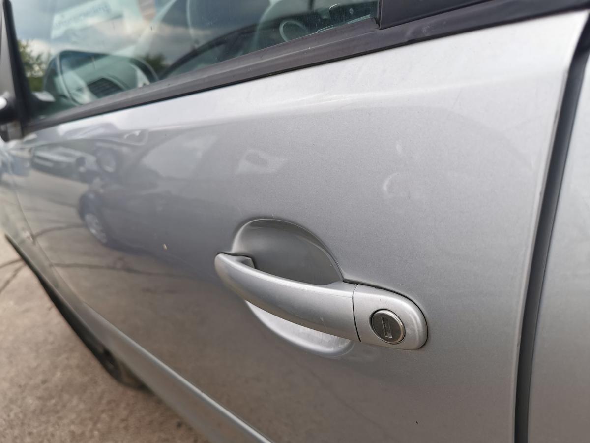 VW Polo 9N1 Fahrertür Tür Autotür Rohbautür vorn links LA7W Reflexsilber 5trg