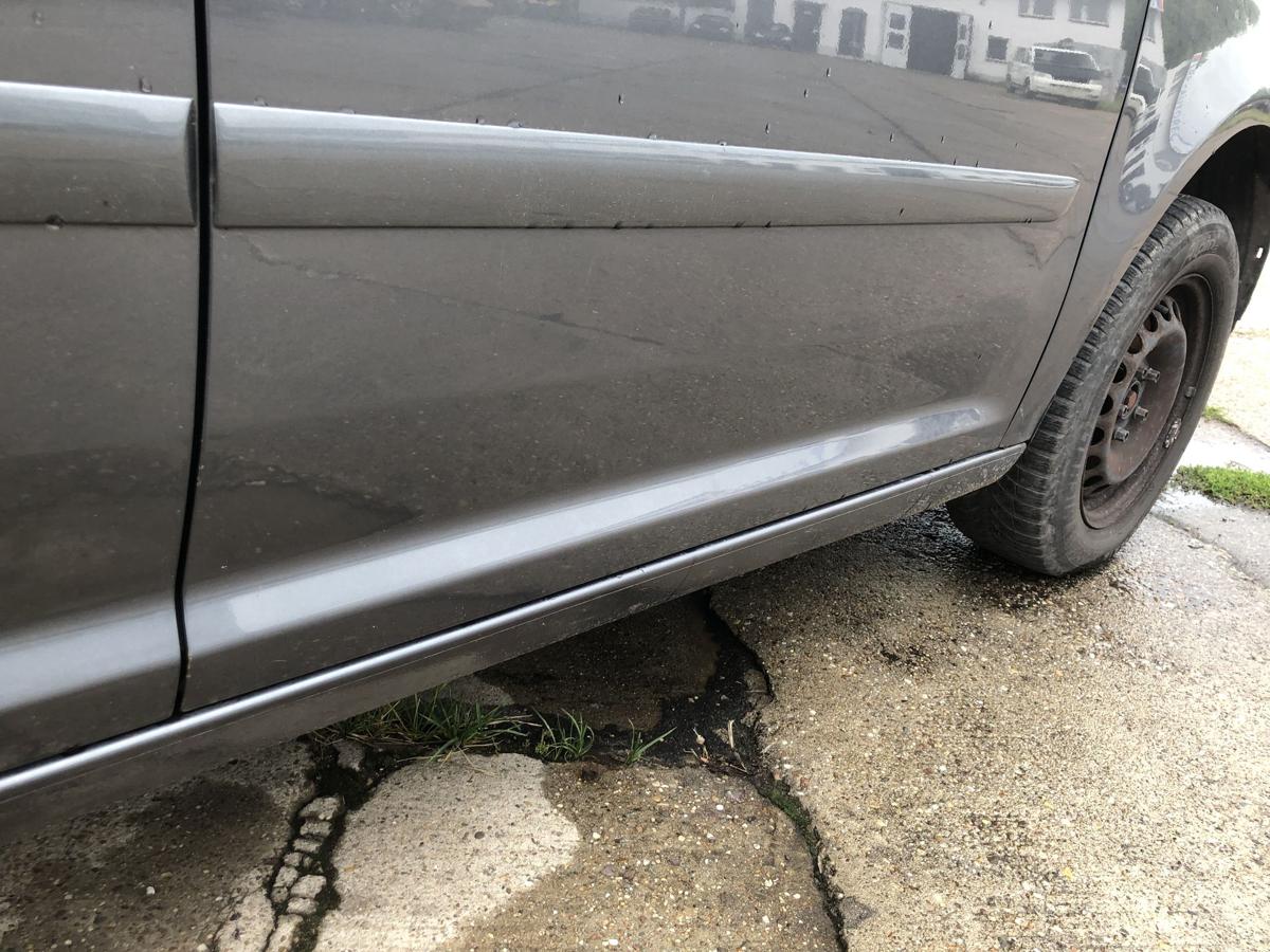 VW Touran 1T Tür vorn rechts Beifahrertür im Rohbau LD7X Platinum Grey Metallic