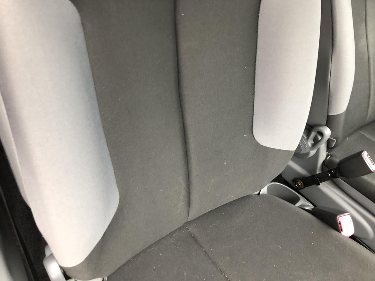 Citroen C1 Typ P Sitz vorn rechts Beifahrersitz ohne Heizung nur f&uuml;r 3 t&uuml;rer