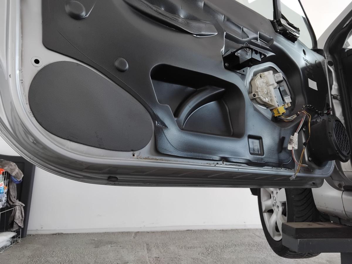 Peugeot 307 CC T&uuml;r links Fahrert&uuml;r silber EZR aluminiumgraumetallic BJ2005