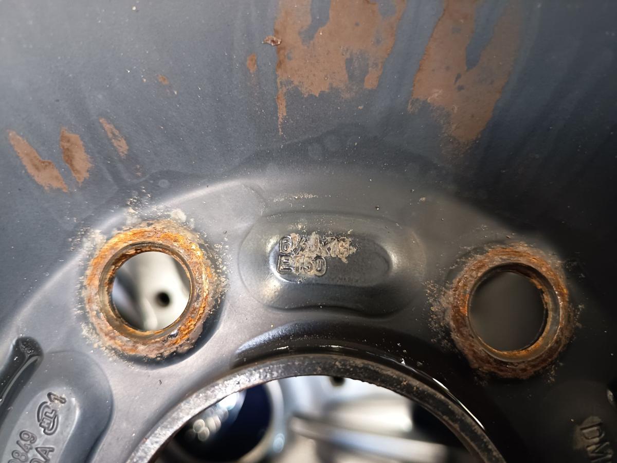 Ford Focus III original Stahlfelgen 6,5x16 ET50 mit Allwetterreifen 205/55 R16