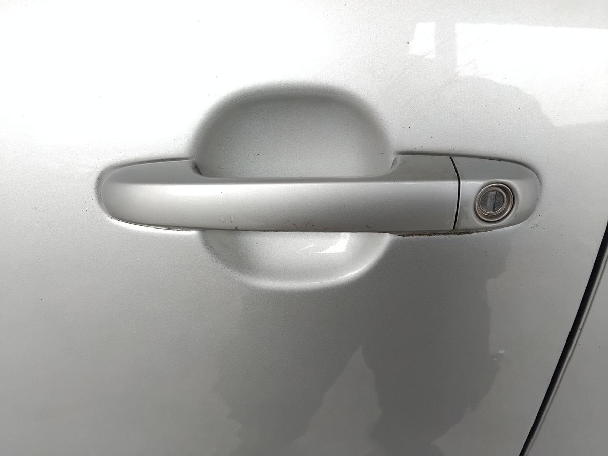 Hyundai i30cw Kombi FD T&uuml;r vorn links Fahrert&uuml;r 2R Continental Silver BJ2009