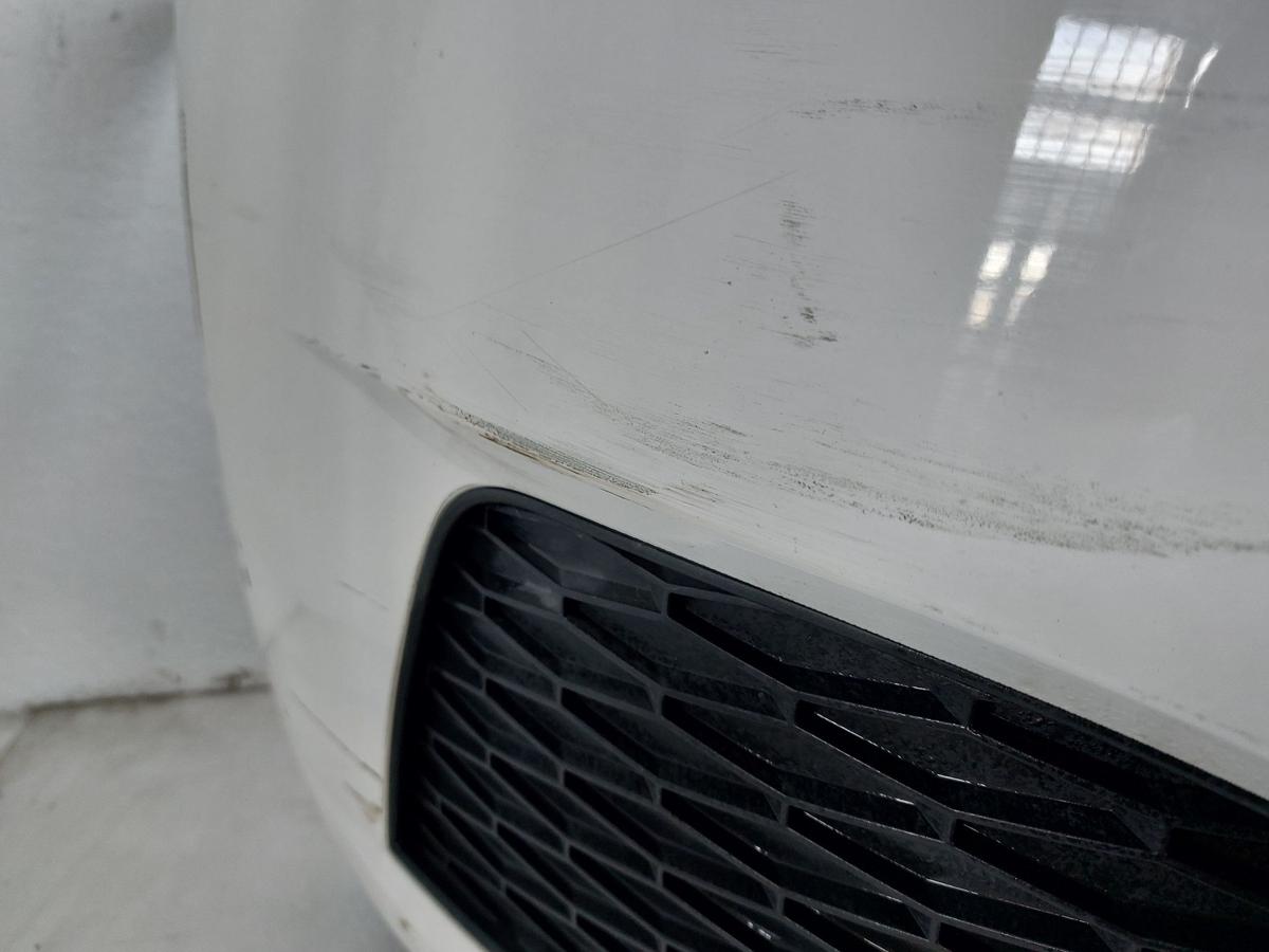 Seat Ibiza 6J Sto&szlig;f&auml;nger vorn Frontsch&uuml;rze LB9A Candywei&szlig; Kratzer rechts