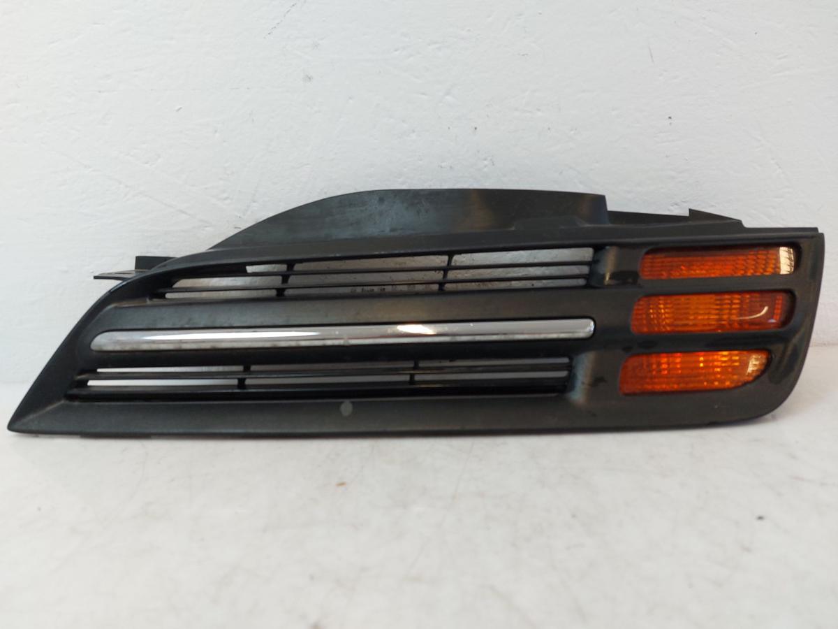 Nissan Micra K12 Kühlergrill Frontgrill Grill vorn links mit Blinkleuchte bis 05