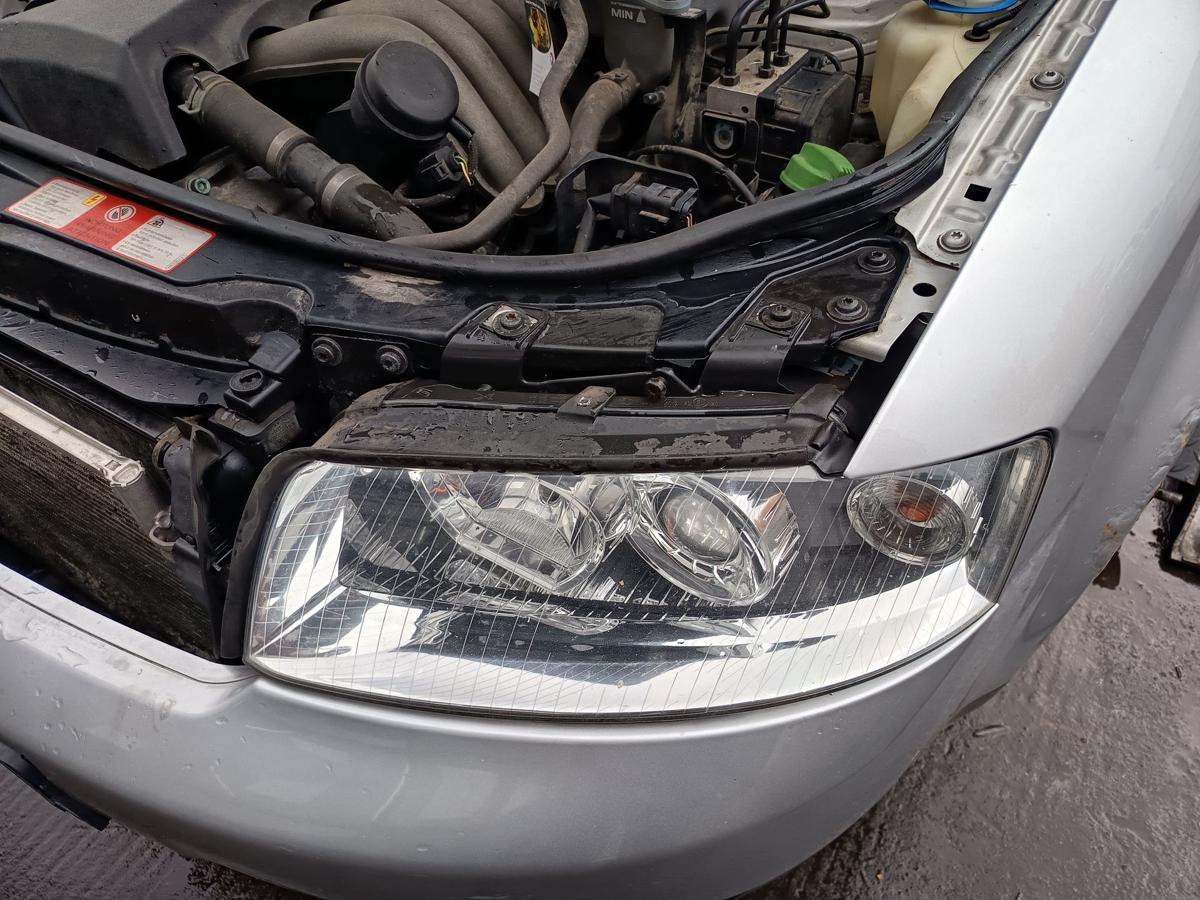 Audi A4 8E B6 original Scheinwerfer links Halogen/Haupt/Licht/Front Bj 2003