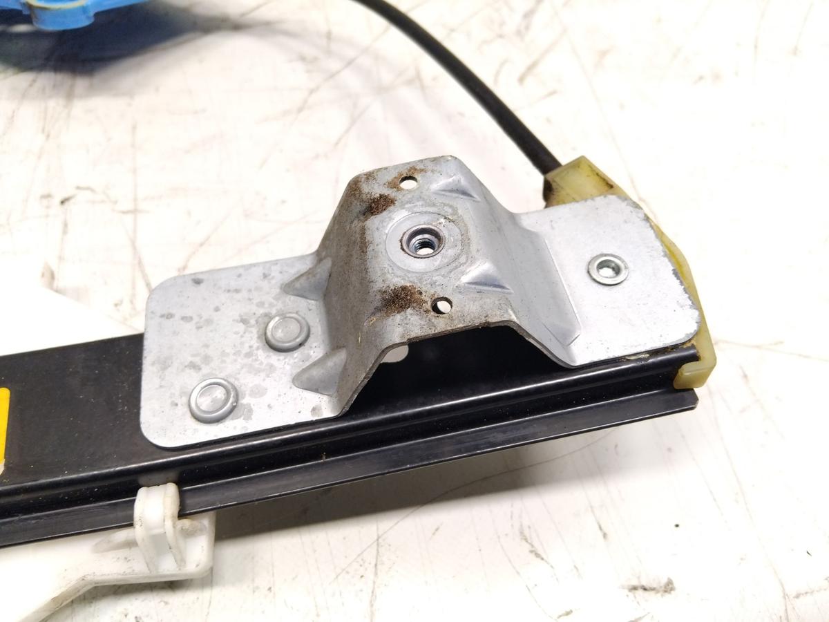 Audi A4 B7 8E orig Fensterheber hinten links mit manuellen Kurbelautomat BJ2006