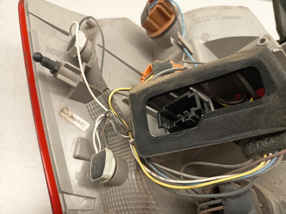 Skoda Octavia III 5E Combi orig R&uuml;ckleuchte rechts Heck/Schluss/Licht Bj 2016