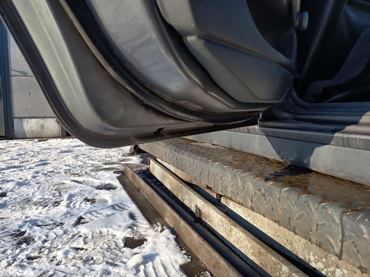 Volvo V40 original T&uuml;r hinten links Fond Titangrau Bj 2001